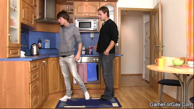 Gay Xnxx - Gay game to seduce and fuck hetero plumber blowjob